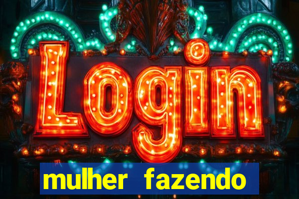 mulher fazendo strip tease